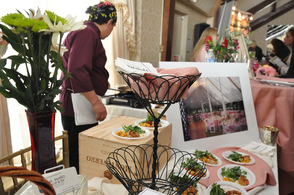St. Moritz Grill & Bar and Redwoods offered freshly sauteed shrimp as a giveaway for the prospective brides.