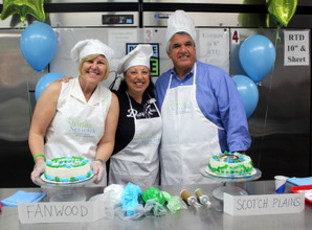 Top_story_9158436176451a1590e6_mayors_and_cakes