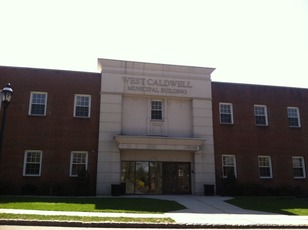 Top_story_d50aabd85d48a2e1009e_municipal_building_by_jeff_curley
