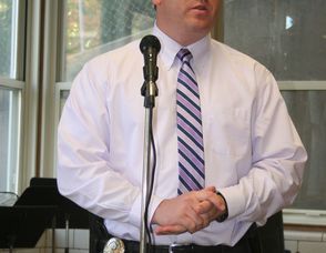 Detective Buntin of Summit Police Department Addresses Lincoln-Hubbard School's PTO Photo