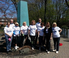 Top_story_b9851aefbff4cdc5cc11_westfield_west_cares_photo_1