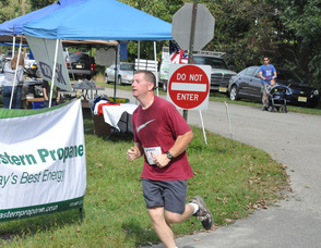 James Bogardus in the final stretch.