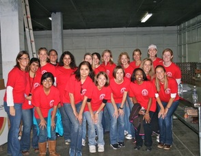 JLOSH Volunteers at the Community Food Bank