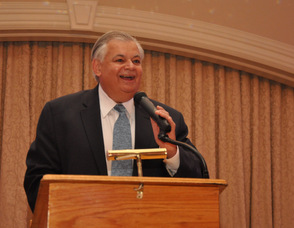 Richard Pompelio as a keynote speaker at a dinner honoring Morris/Sussex Vicinage Superior Court of New Jersey Volunteers. 