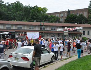 Firehouse 5K participants at the starting line.