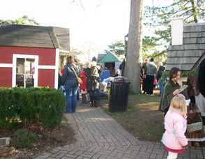 Maplewood Holly Walk