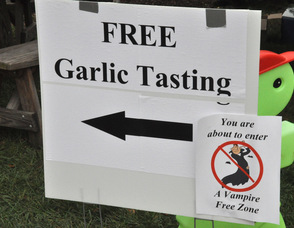 Sign urging visitors to check out the Garlic Tasting.
