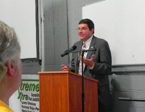 Michael Shapiro at the podium.