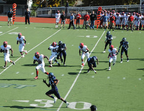 West Orange wide receiver Karl Cajuste on an end-around