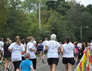 5K runners at the beginning of the race.