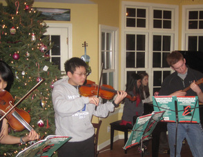 Junior Musical Club meeting during the recent holidays.
