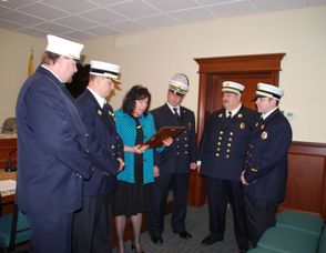 Mayor Honors Firemen