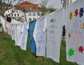 A view of the clothesline wrapped around the square.