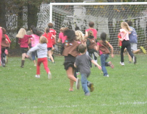 girls running to set the record