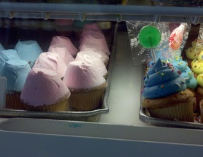 The Lollipop Cupcakes on the right caught my eye.