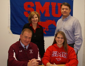 Marissa Jennings signing her letter of intent