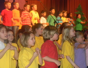 Kids singing in the show