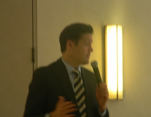 MLB Network Anchor Greg Amsinger speaking to people at Temple B’nai Abraham