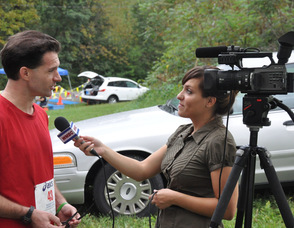 Brian Thomas speaks with Melissa Estock of WMBC TV before the race.