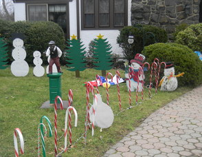 Snowmen at the Pagliuca house