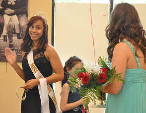 Miss Newton 2011, Kayla Sibblies, waiting to crown her successor.