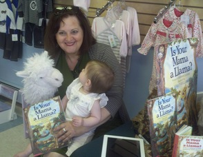 Isla Diklich looks up to author Deborah Guarino.