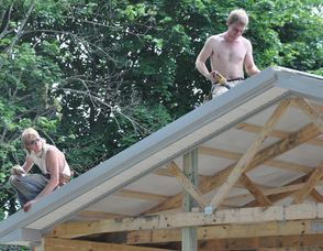 Pioneer Pole Buildings professionals during construction.