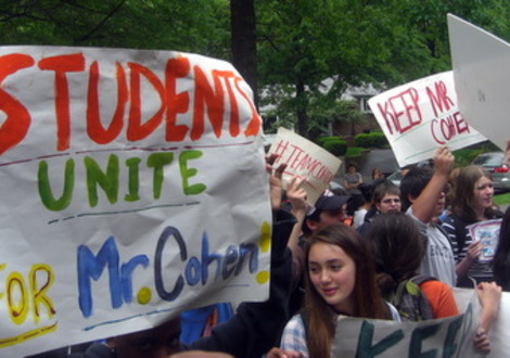 Top_story_3d9a125cdb6d66329f21_protest