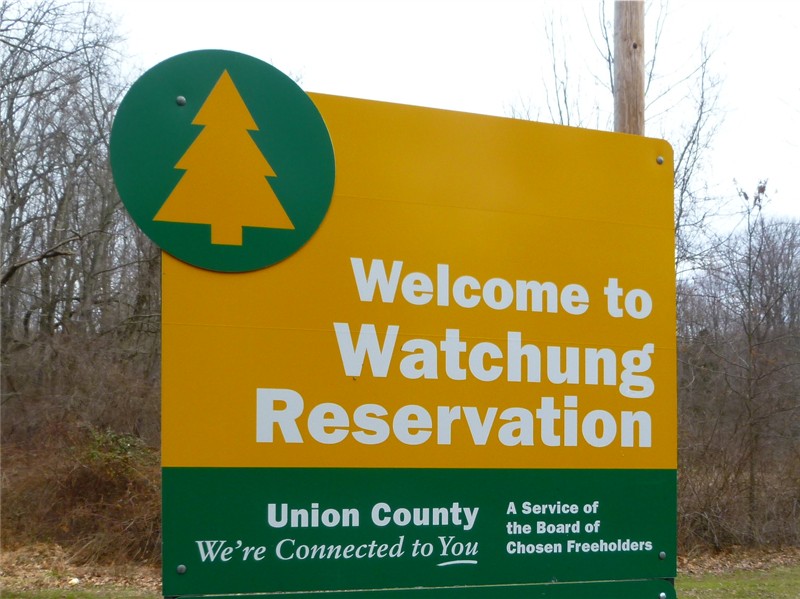 c2024dda20563b1cd2ff_Watchung_Reservation_sign.jpg