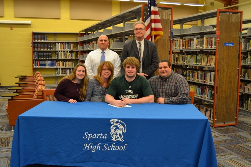 4ce083145e259971e024_Jake_Vogel_Christine_Mase.jpg