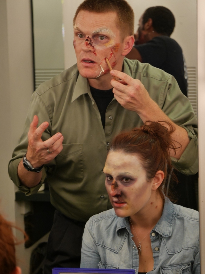 beaafb11339736fbc4b2_Stephen_Davis_teaching_magic_makeup.jpg