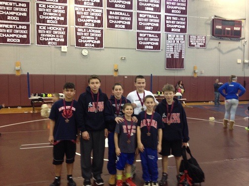 037665317f0274b007aa_wrestling.jpg