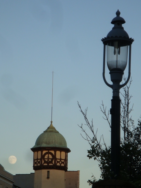 c840a03de9bc2cf74708_9a060da36aba5257705703ceea39adcevillagehall-gaslight.jpg