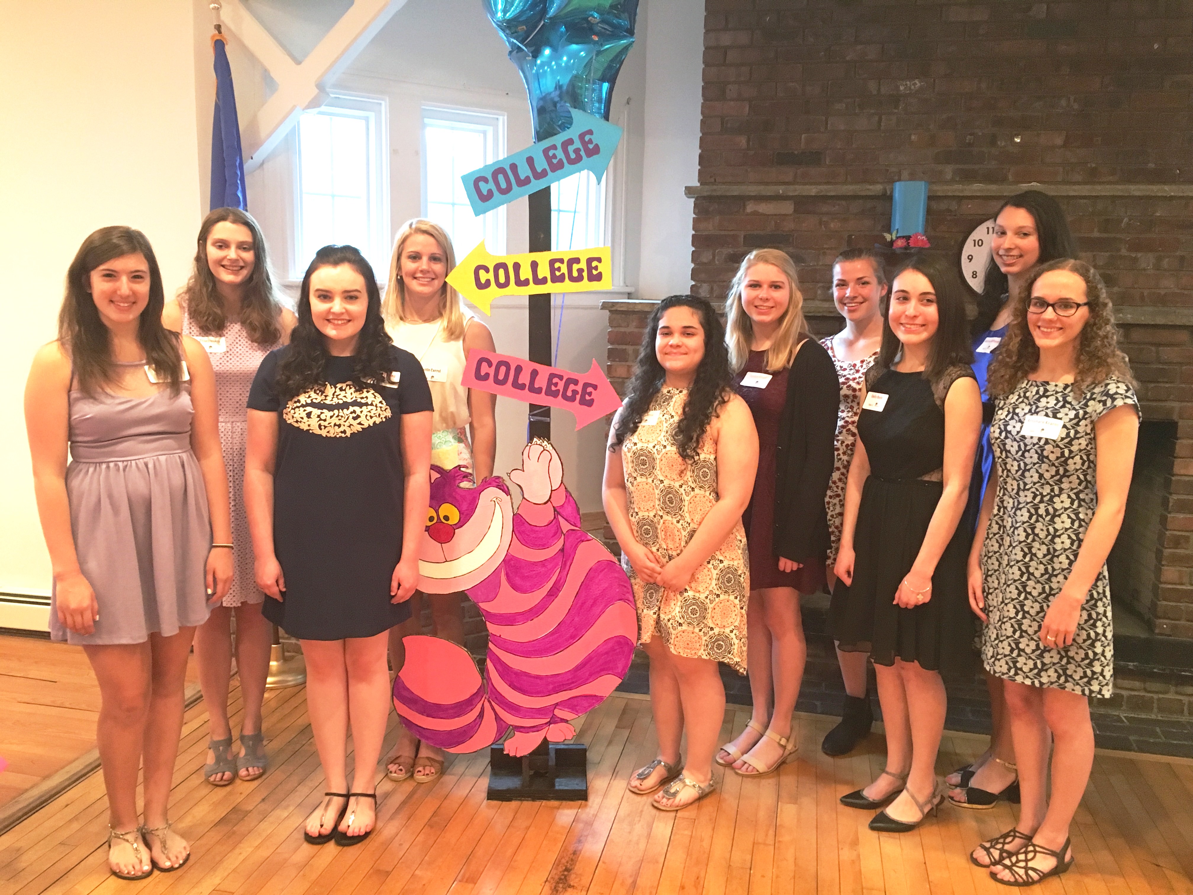 206484223bdc5067c2c6_2016_College_club_scholarship_recipients.jpg