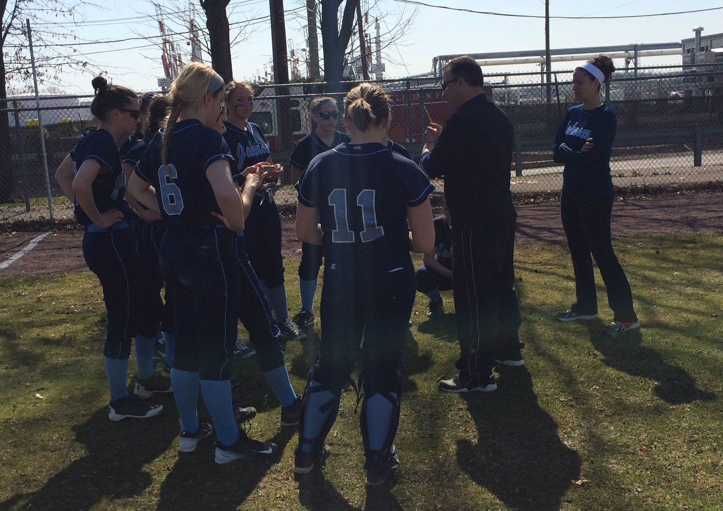 02017399a4cbbee51349_ALJ-Linden_Softball_4-6-15_E.jpg