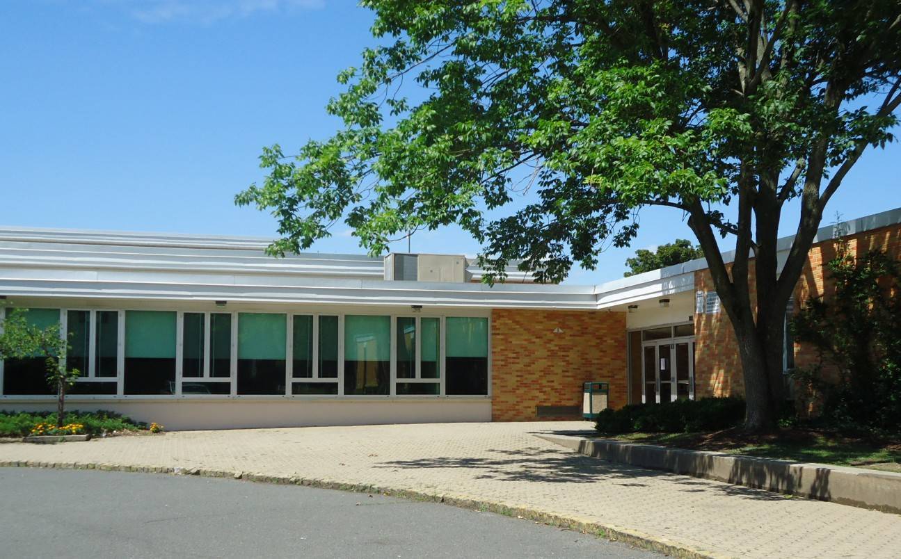 fef91287a07335a06787_New_Providence_NJ_school_entrance.jpg