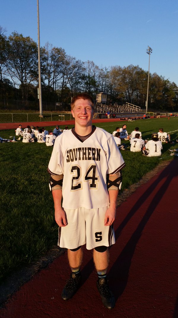 03816c1fceb942f11815_nick_Simonelli_100_career_goals_and_200_points.jpg