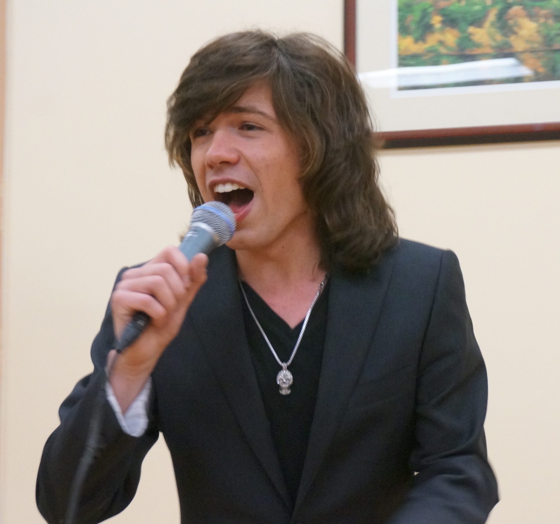 Anthony Duke Claus Rocks the Crowd at Women’s Club Fundraiser TAPinto