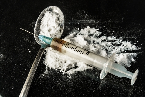 1262aa0e8abc91007885_heroin1.jpg