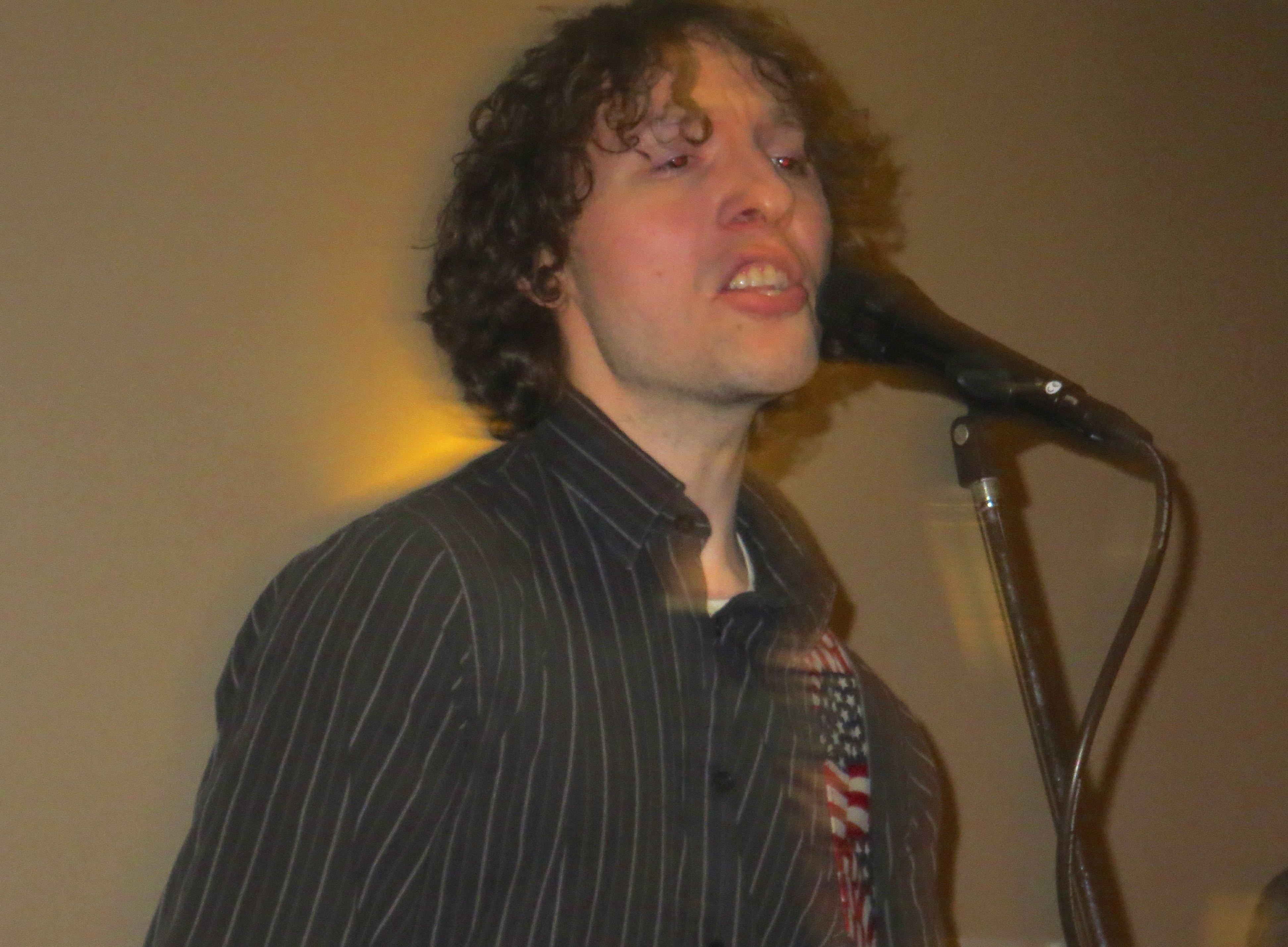 5541fa7e36d909db4999_Singer.jpg