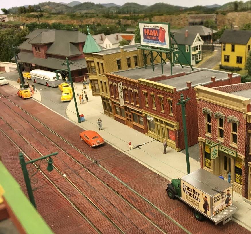 aa6b31e136c3a1dbf953_dc353fb8f6fcad8a1852_model_RR_Summit_station__Brielle_Stigliano_.jpeg