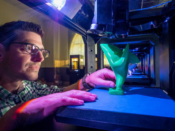 f5214884c097a24005b0_makerbot.jpg