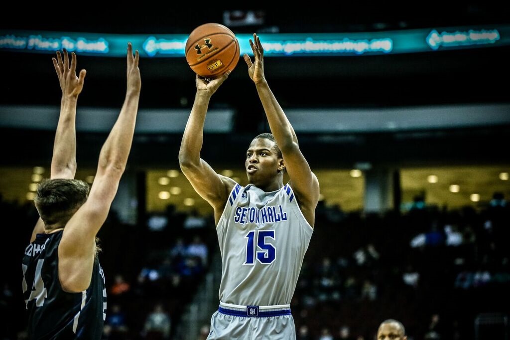 c52f2434c25a3bc6c8a3_SHU_basketball.jpg