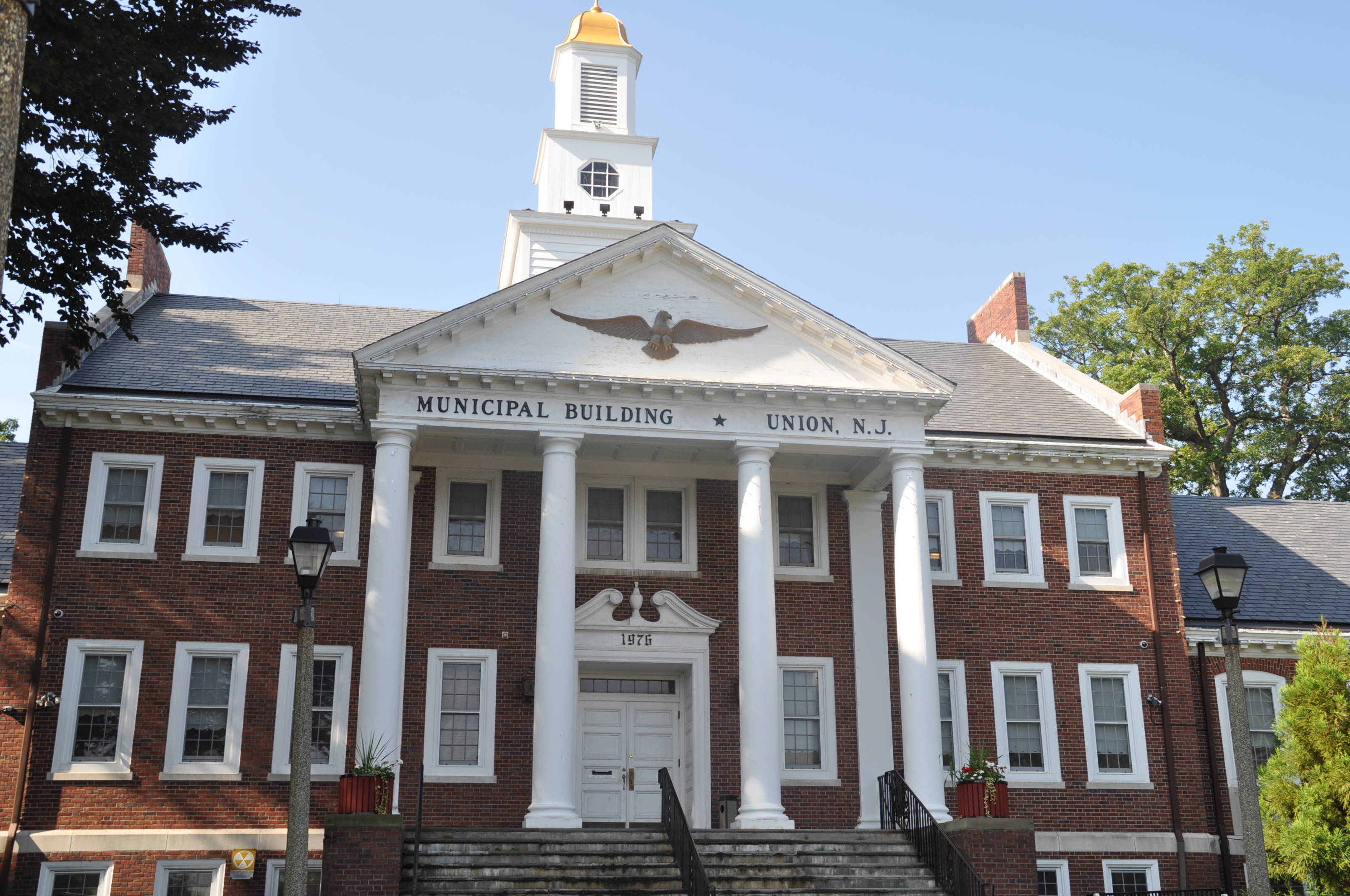 3da0e1190ba1f1b2e30d_cc40b0d7ad09a5ee8b9b_town_hall_.jpg