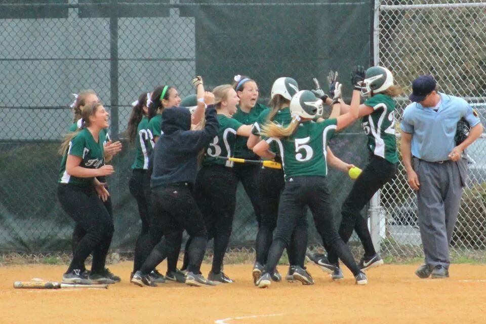 f46150b67349e8f26eab_Shannon_Hughes_dramatic_three_run_homerun_vs_monroe.jpeg