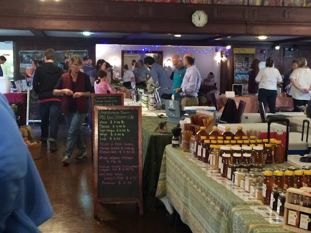 3156dd260e412059e81a_indoor_farmers_market_a.jpg