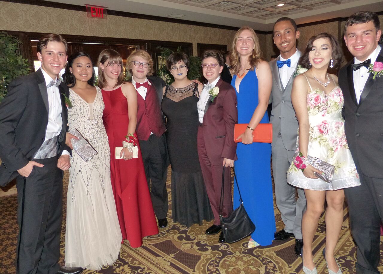 1ea09aedaab7525e7469_Prom__5_.jpg