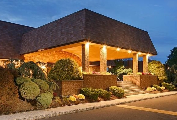 4829993ece4d8cac03be_murray-hill-inn-night.jpg