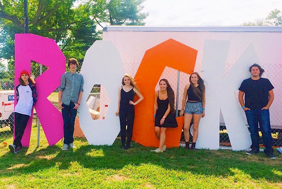 f24f9a36dd1d777fb7a5_Students_from_Chatham_School_of_Rock.jpg