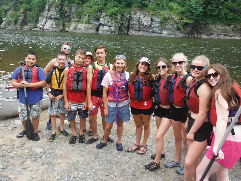 03279a19048b346a072f_FLY_campers_kayaking__800x600_.jpg